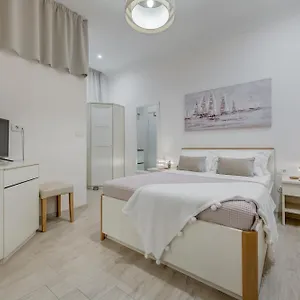 Victoria Luxury - Downtown Guest house
